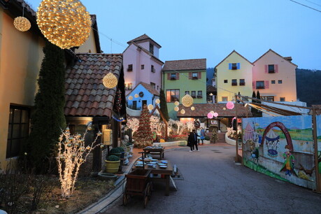 Gapyeong's Petit France and Italian Village Illuminate Winter with 'Starlight Festival'