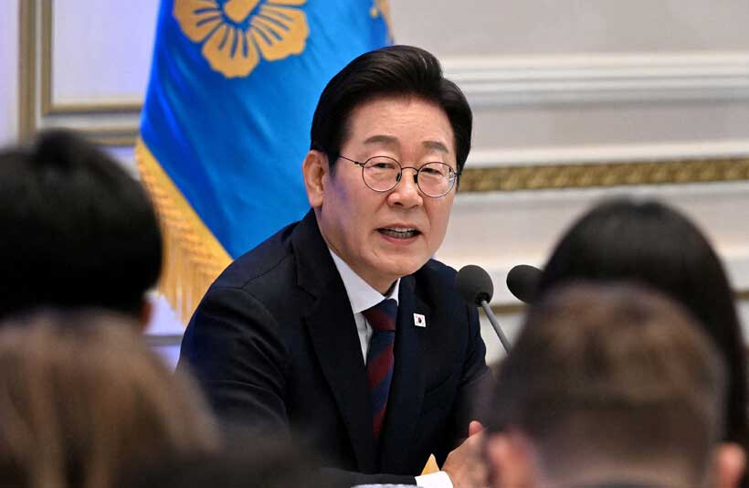 Lee Vows Stronger Pe...