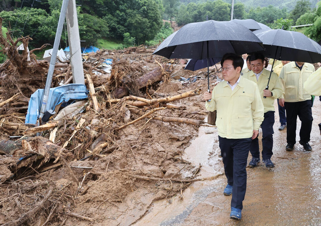 President Lee Declares Geoje and Tongyeong 'Special Disaster Zones' Amid Heavy Rain Damage