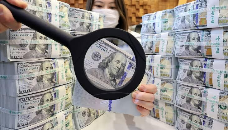Won Falls into the 1,330-Won Range Amid Strong Exporter Selling, Rebounds Slightly Following National Pension's FX Hedging Halt