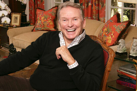 Legendary Fashion Designer Bob Mackie Passes Away at 87: A Tribute to the Sultan of Sequins 