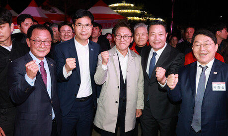 Democratic Party Leader Kim Min-seok Visits Sunchang Fermented Soybean Paste Festival, Tour the Festival Grounds with Sunchang County Mayor Choi Young-il