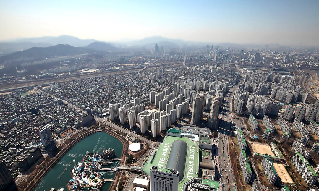 "Sold Stocks, Bought a Gangnam Apartment": The Final Destination for Retail Investors Who Grew Their Wealth